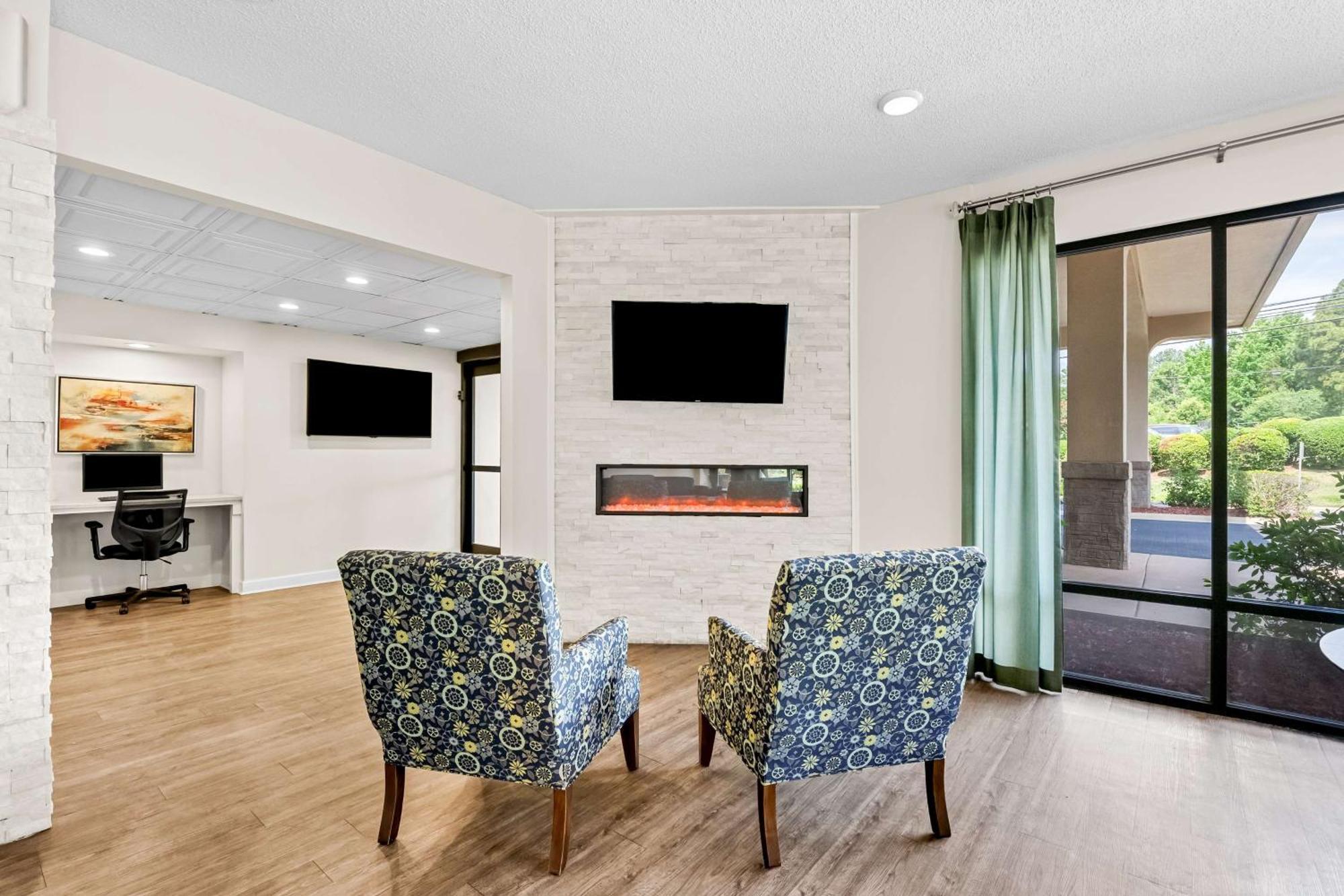 Surestay Plus Hotel By Best Western Southern Pines Pinehurst Exterior foto